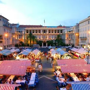 Magnifique 2 Pièces En Plein Cœur Du Vieux , Nizza Francia